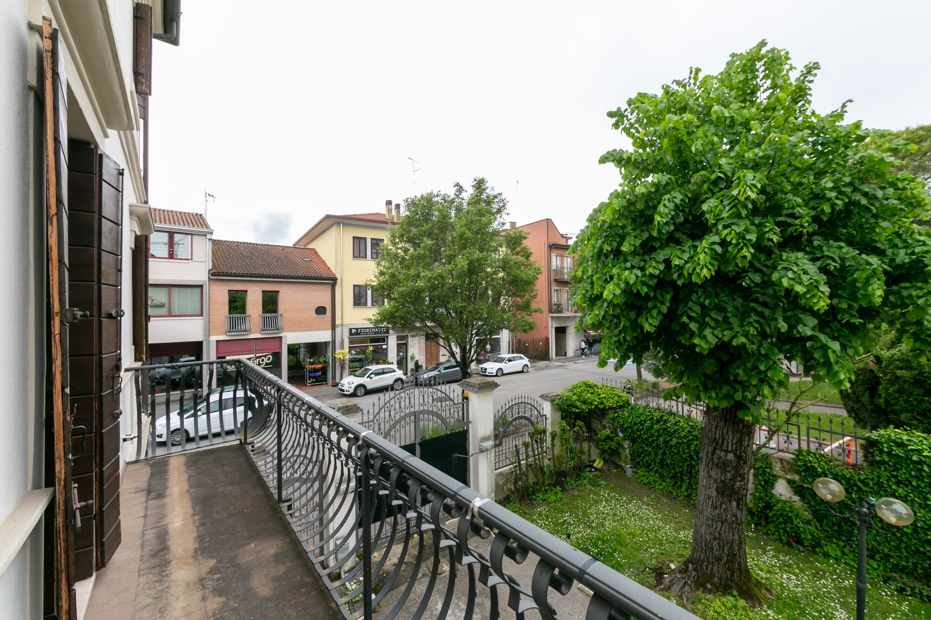 B   Appartamento in Villa  4 Camere E Scoperto Privato 5